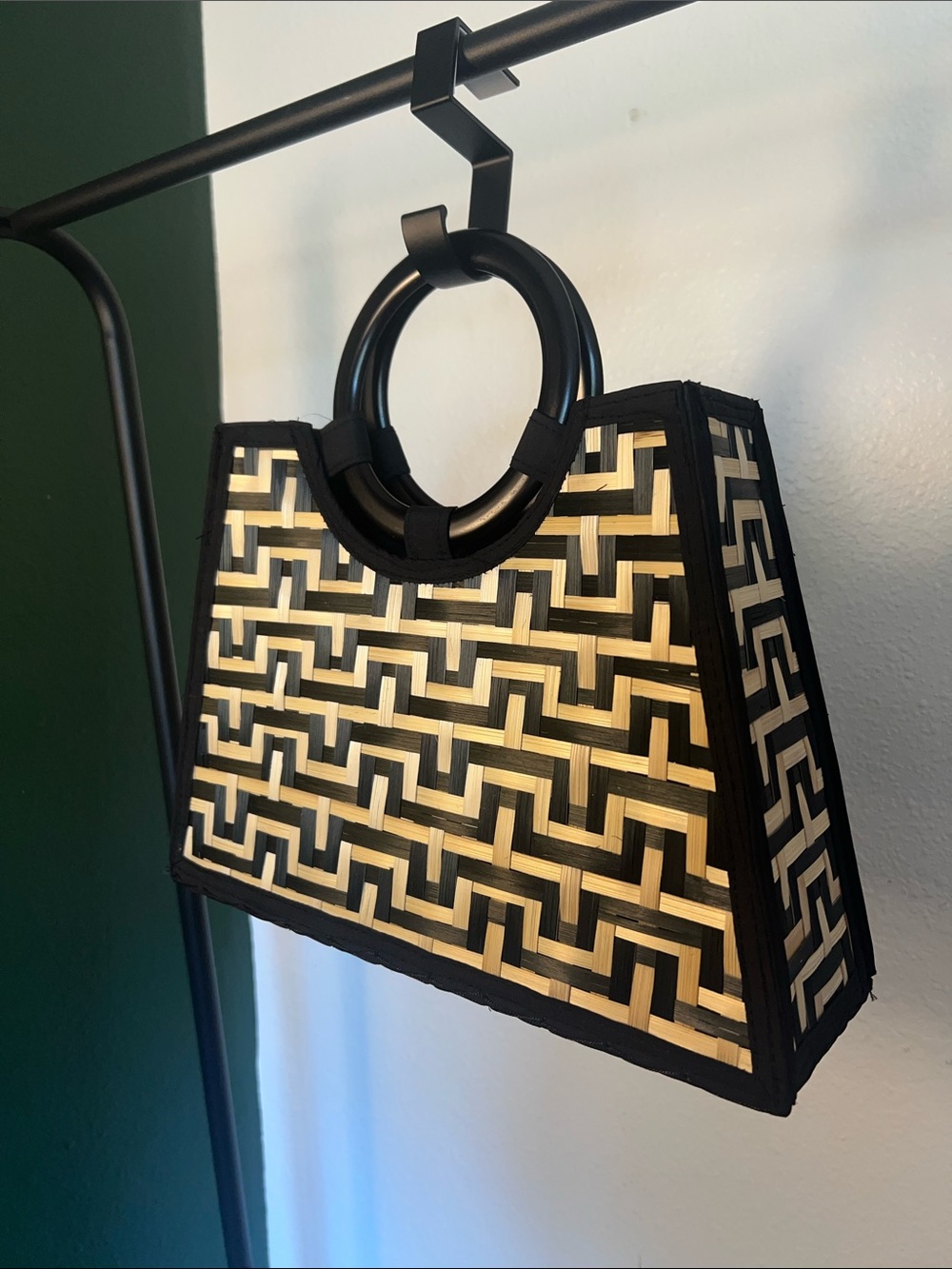 Woven Black and Natural Straw Circle-Handle Tote - Picture 3 of 3